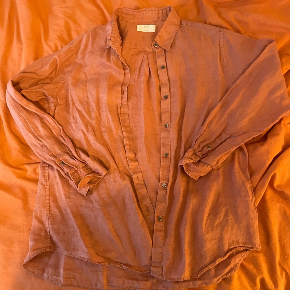 Uniqlo Men's Casual Button Down Shirt in Rust